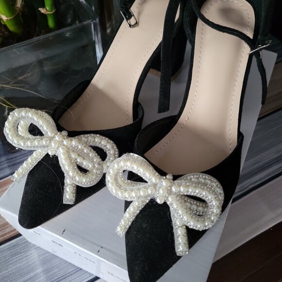 Shoes - New Elegant Pearl Bow Black Velvet Pointed Toe Heels Shoes - Size 39 (SIZE 8 US)